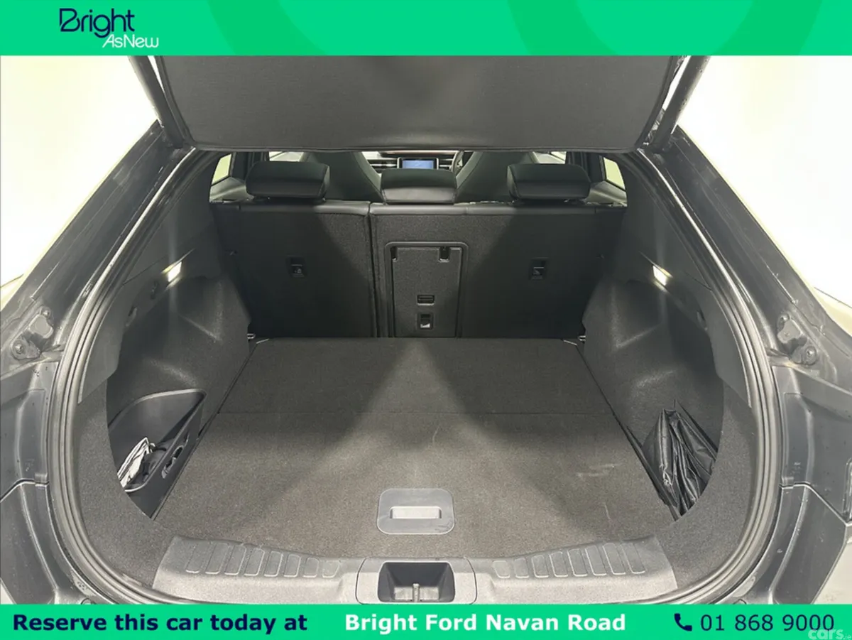 Ford Capri MPV, Electric, 2026, Grey