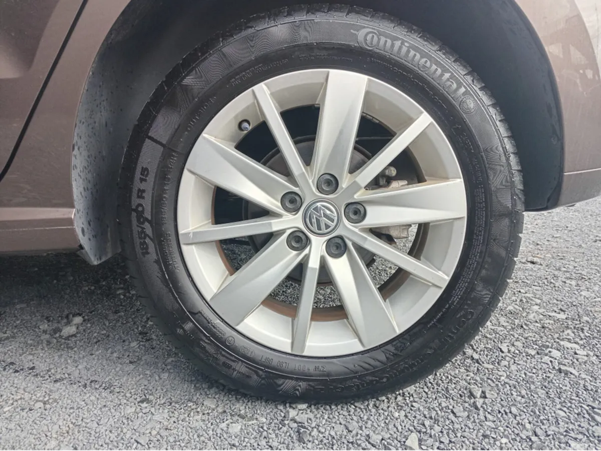 Volkswagen Polo Hatchback, Petrol, 2015, Brown