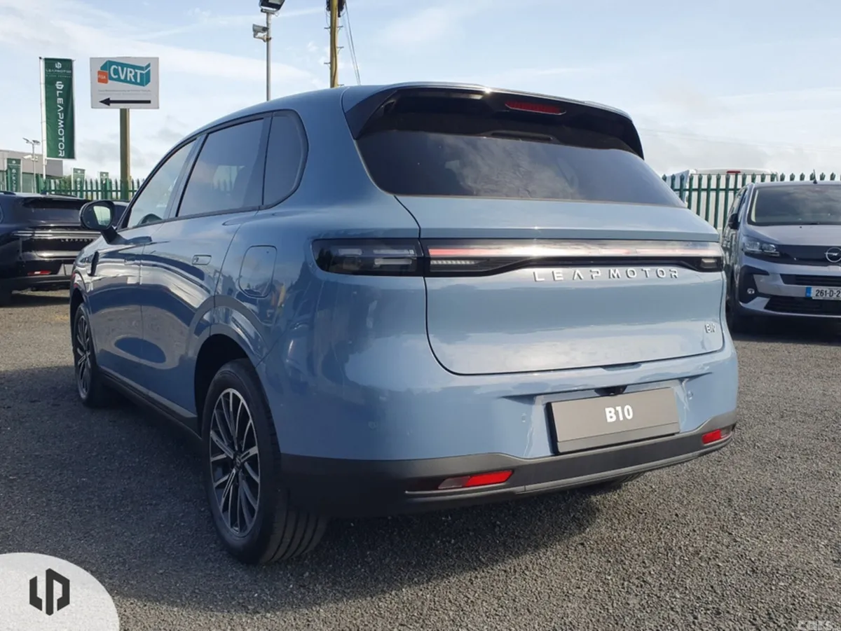 Leapmotor B10 SUV, Petrol Plug-in Hybrid, 2027, Blue