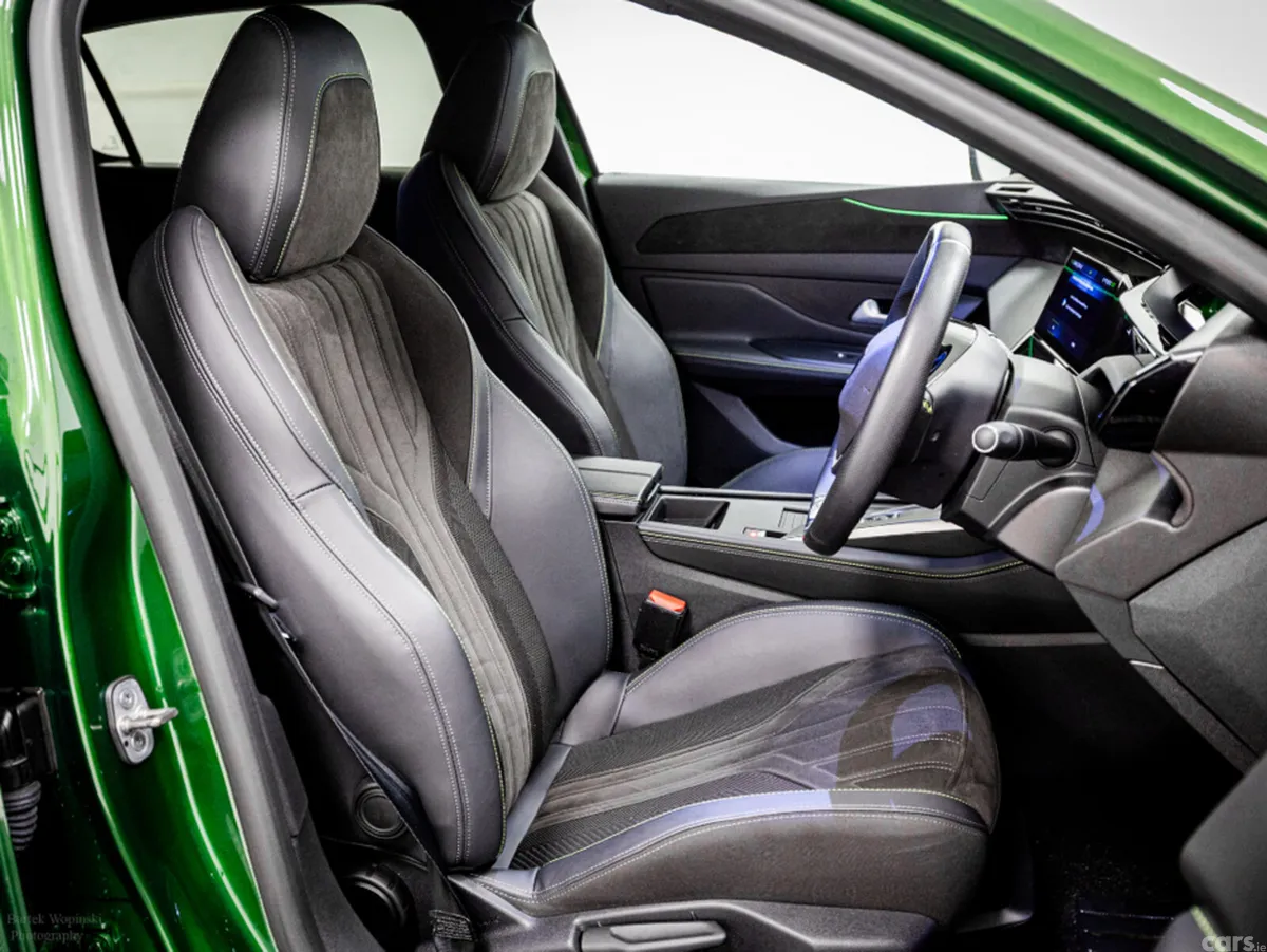 Peugeot 308 Hatchback, Electric, 2024, Green