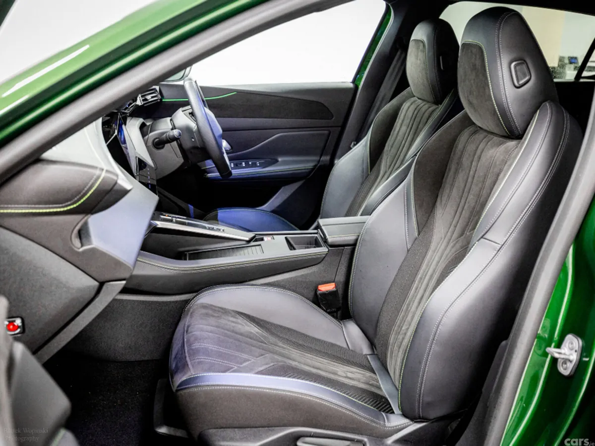 Peugeot 308 Hatchback, Electric, 2024, Green