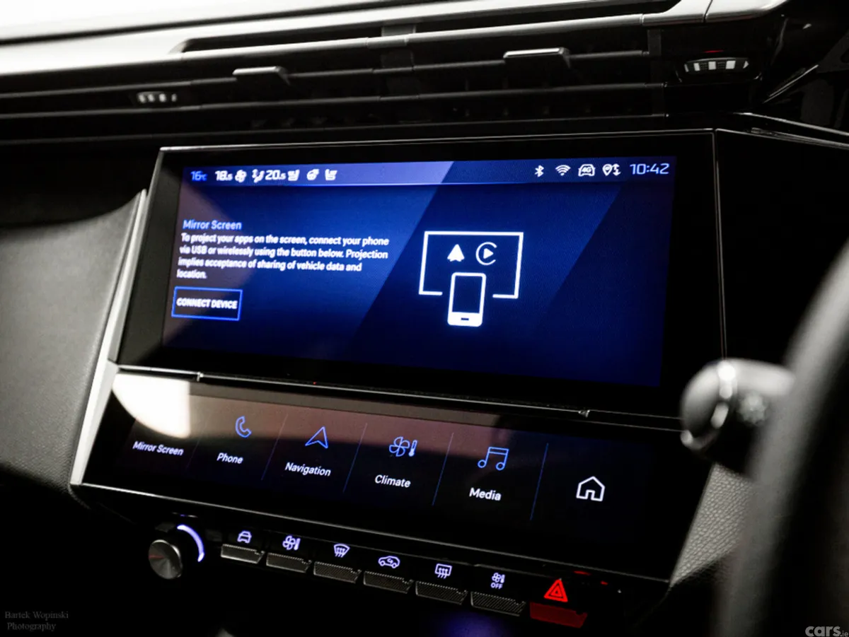 Peugeot 308 Hatchback, Electric, 2024, Green