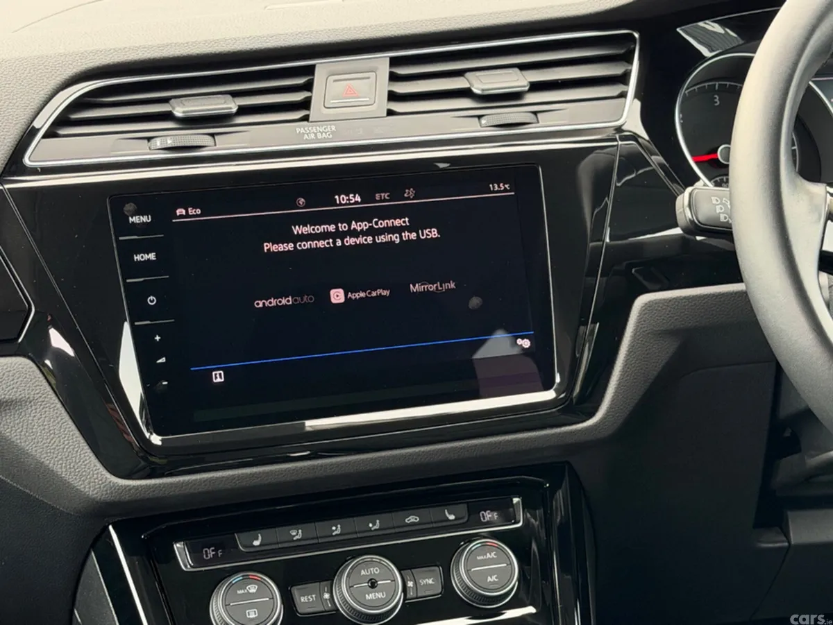 Volkswagen Touran MPV, Diesel, 2019, Black