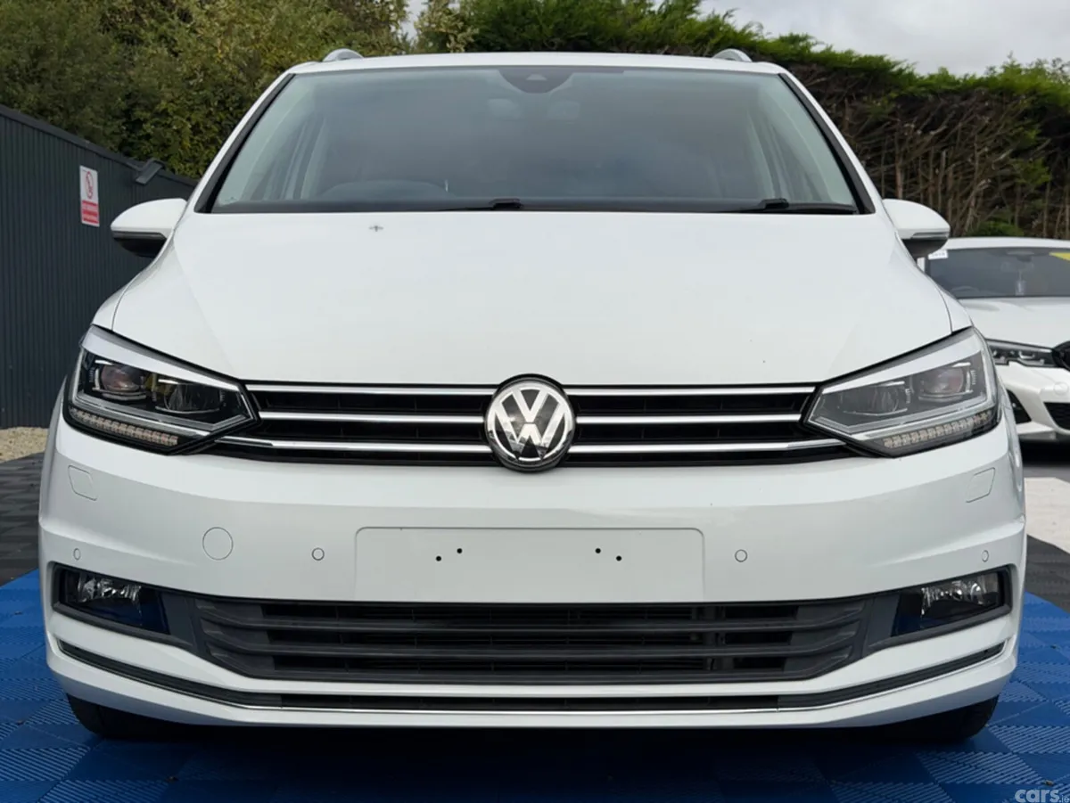 Volkswagen Touran MPV, Diesel, 2019, White
