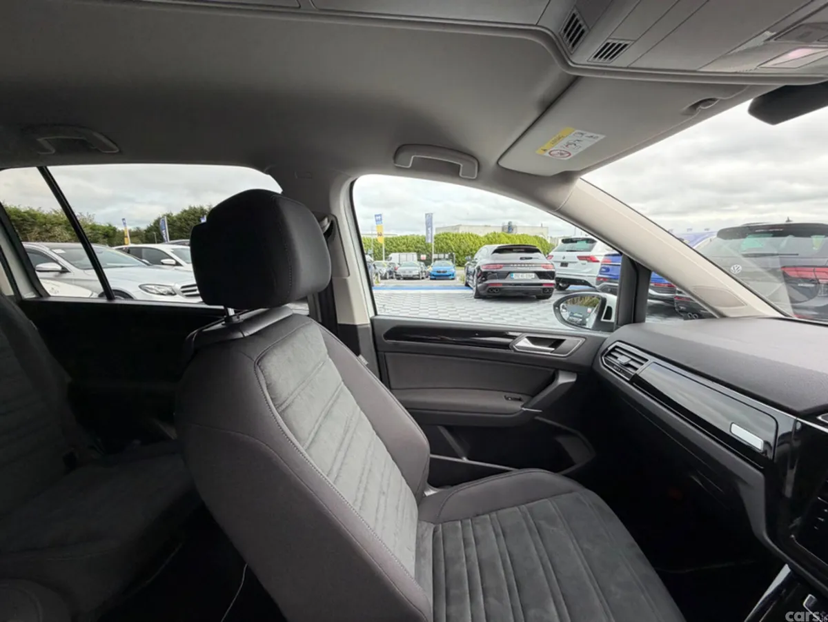 Volkswagen Touran MPV, Diesel, 2019, White