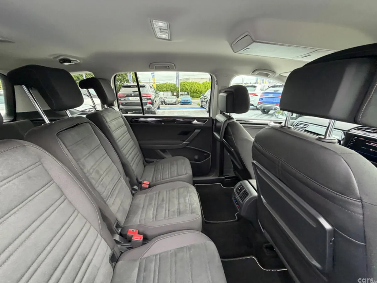 Volkswagen Touran MPV, Diesel, 2019, White