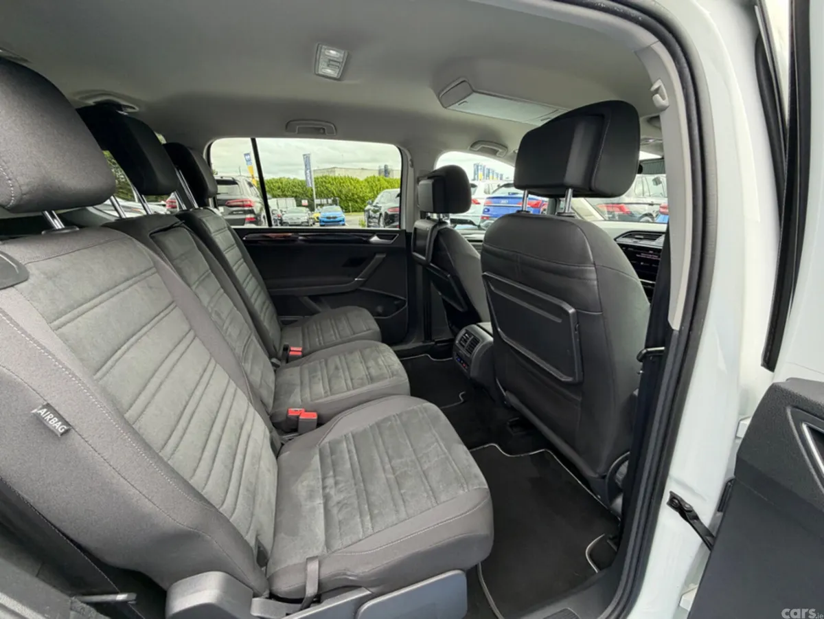 Volkswagen Touran MPV, Diesel, 2019, White