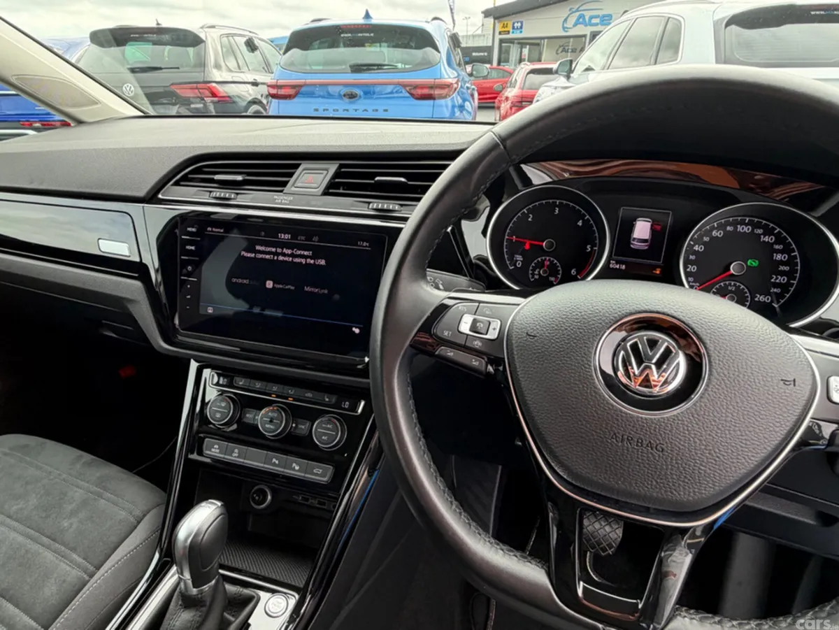Volkswagen Touran MPV, Diesel, 2019, White