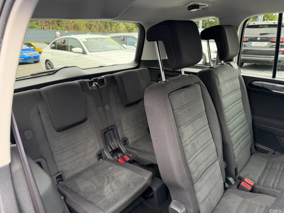 Volkswagen Touran MPV, Diesel, 2019, White