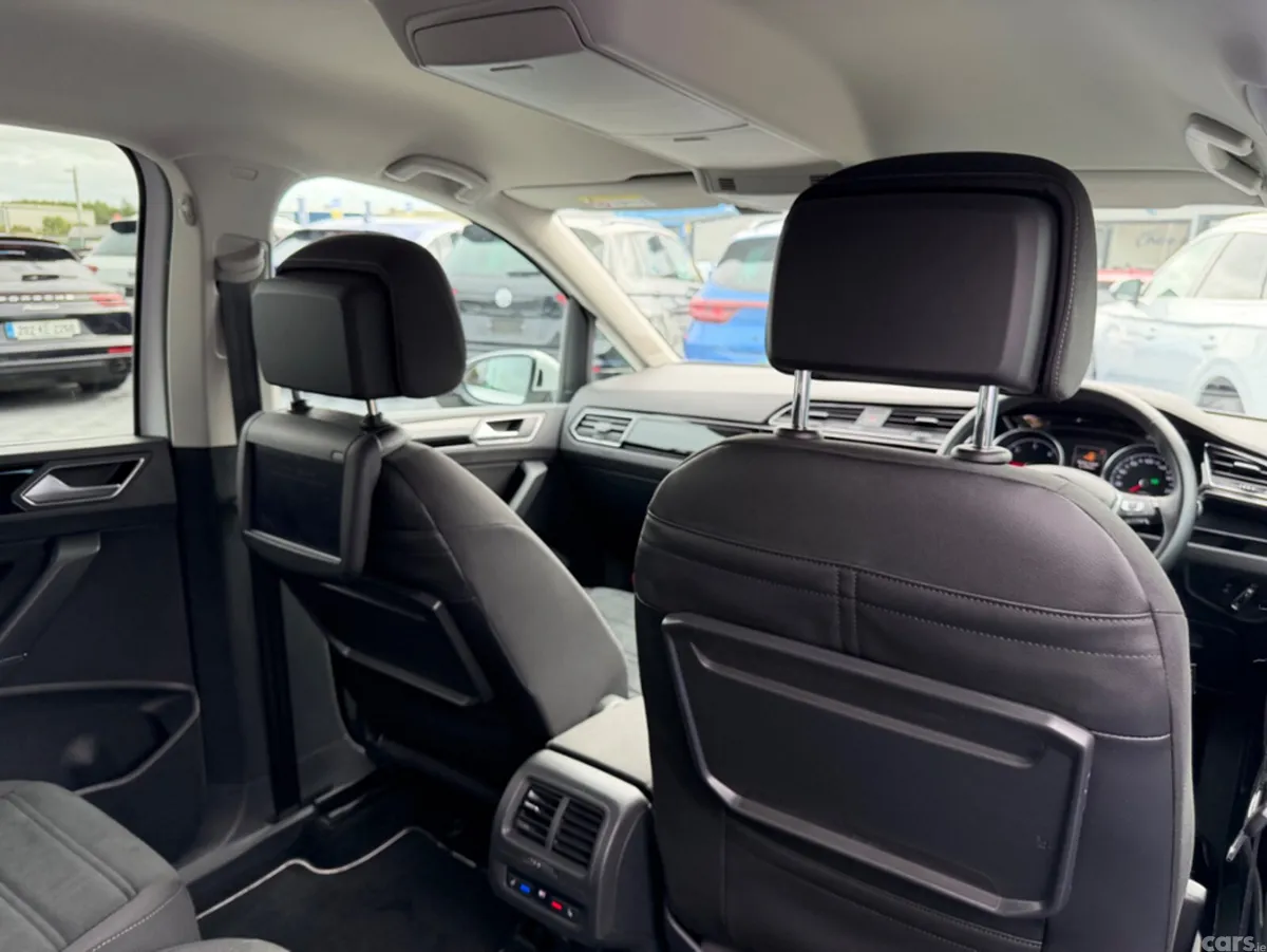 Volkswagen Touran MPV, Diesel, 2019, White