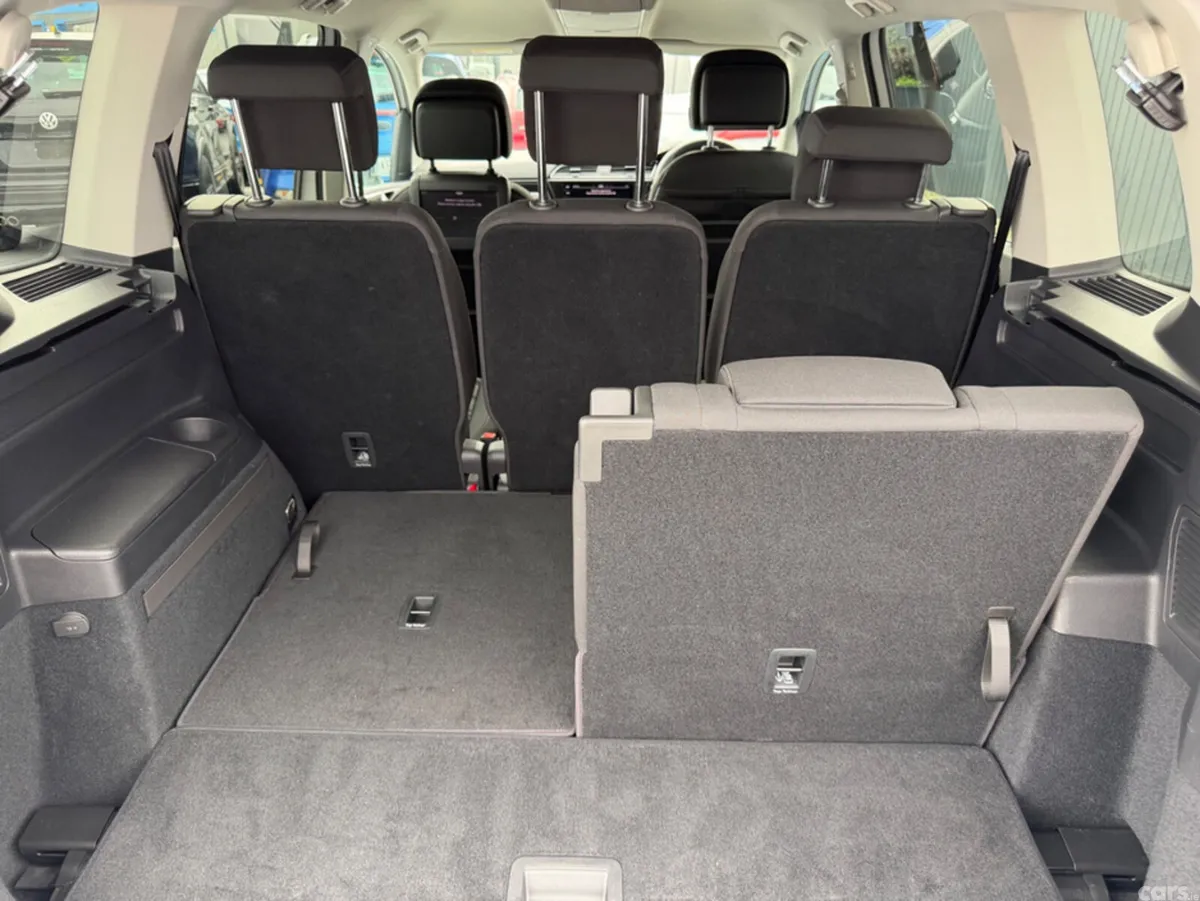 Volkswagen Touran MPV, Diesel, 2019, White
