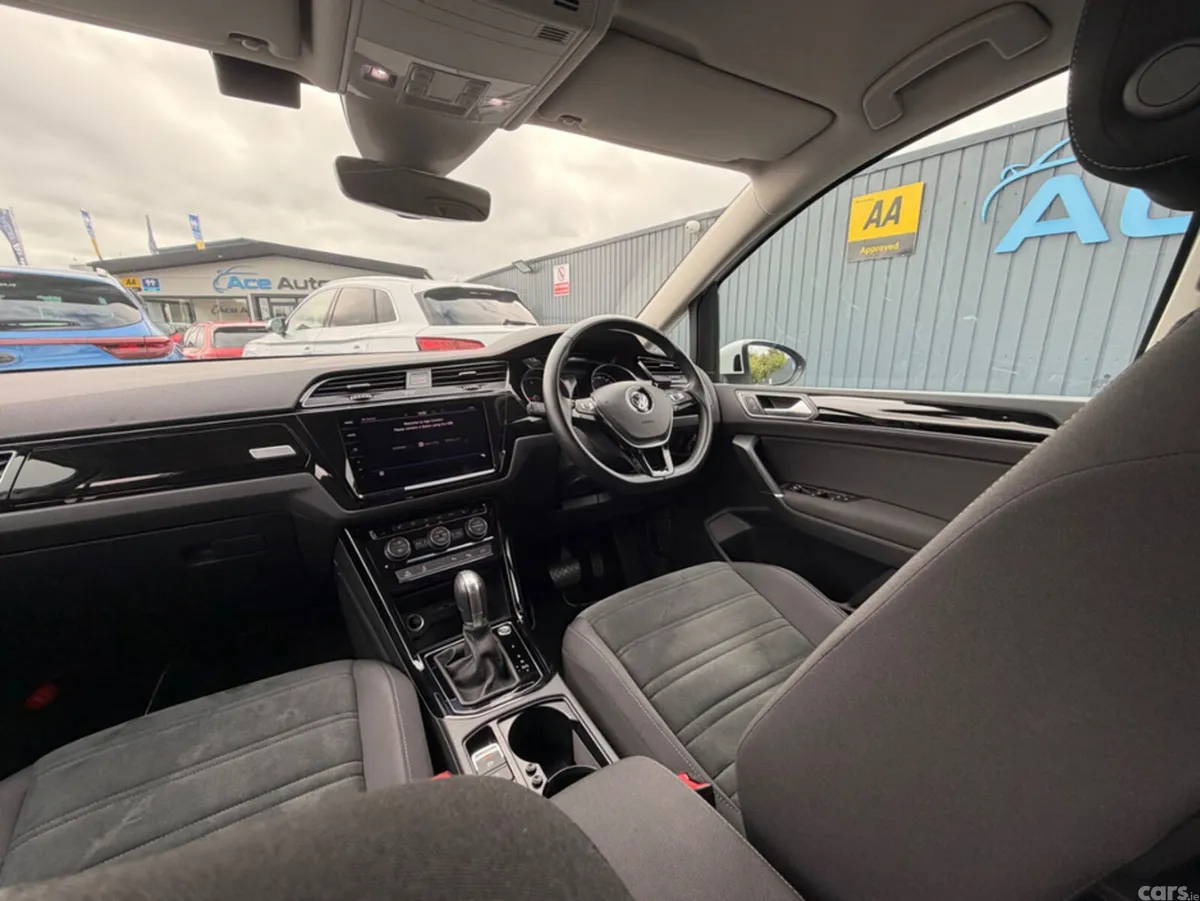 Volkswagen Touran MPV, Diesel, 2019, White