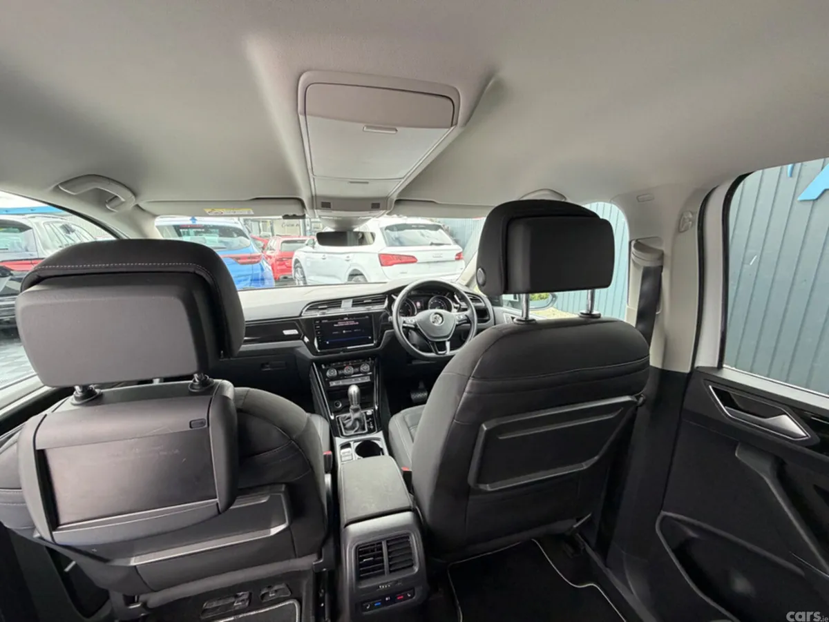 Volkswagen Touran MPV, Diesel, 2019, White