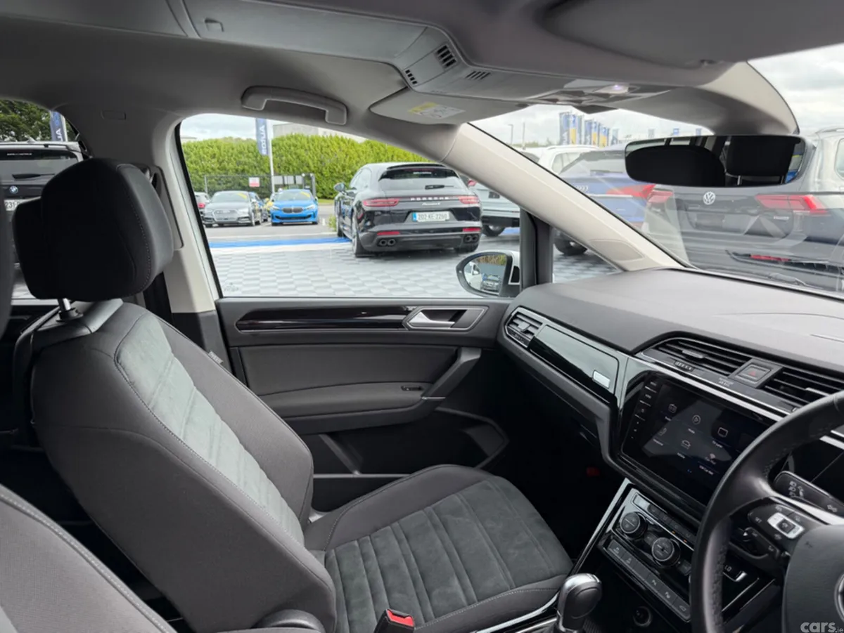 Volkswagen Touran MPV, Diesel, 2019, White