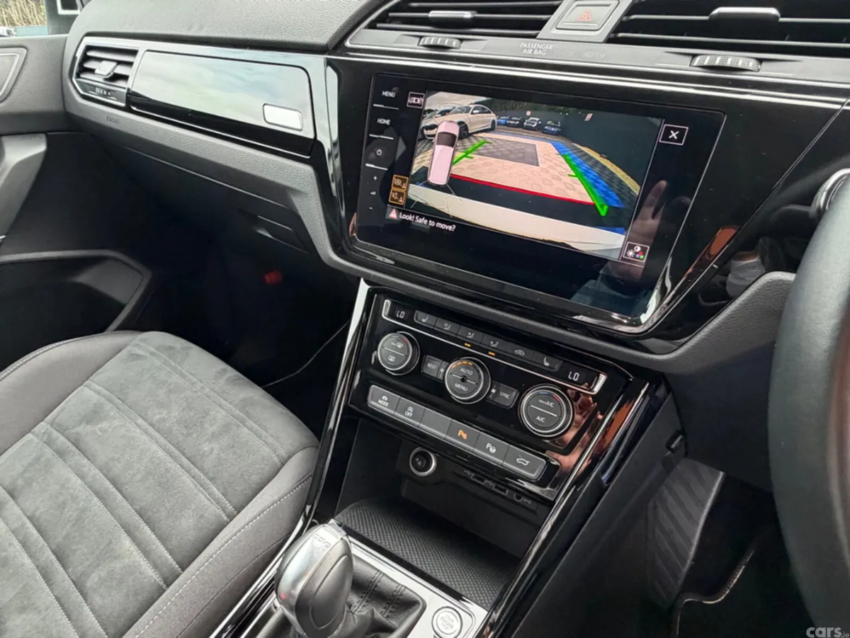 Volkswagen Touran MPV, Diesel, 2019, White