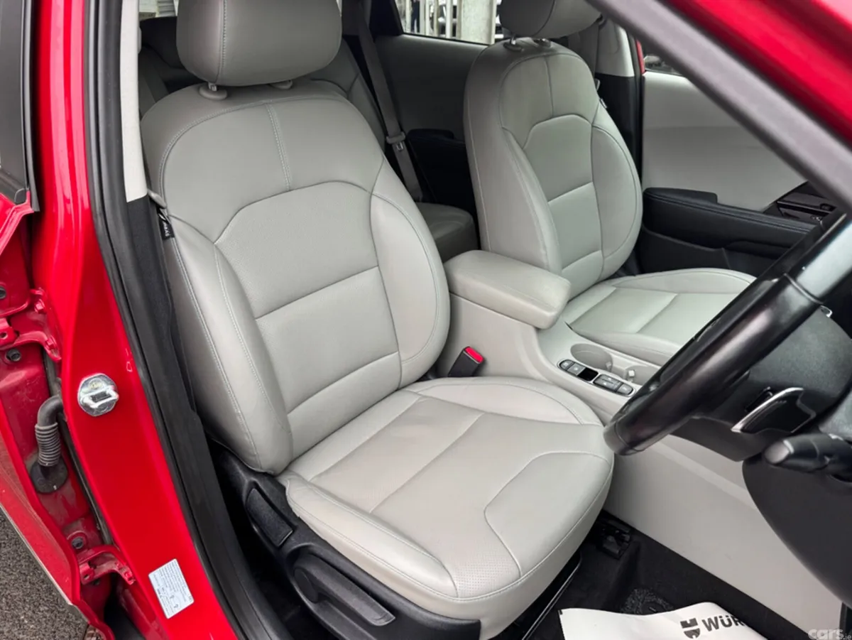 Kia Niro SUV, Petrol Plug-in Hybrid, 2020, Red