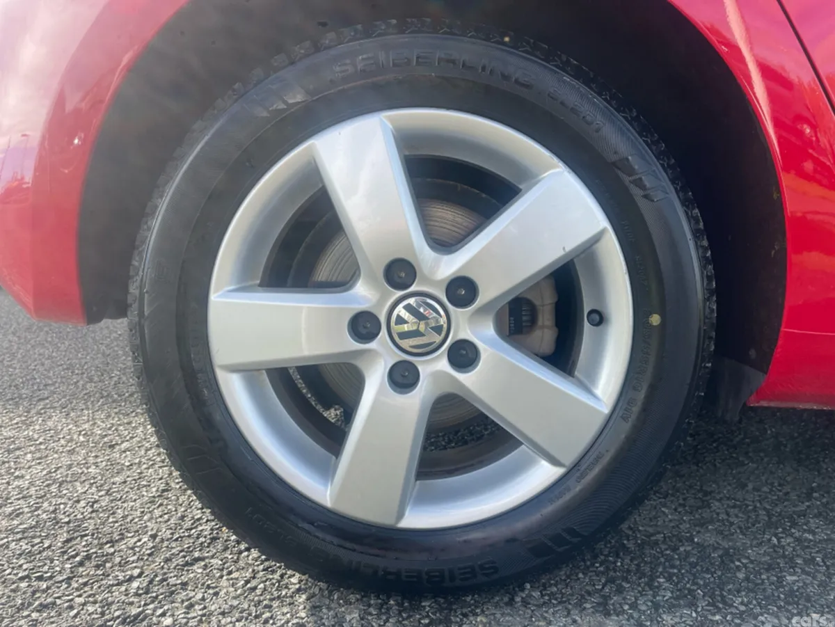 Volkswagen Golf Hatchback, Petrol, 2012, Red