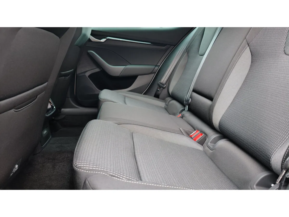 Skoda Octavia Hatchback, Unknown, 2026, White