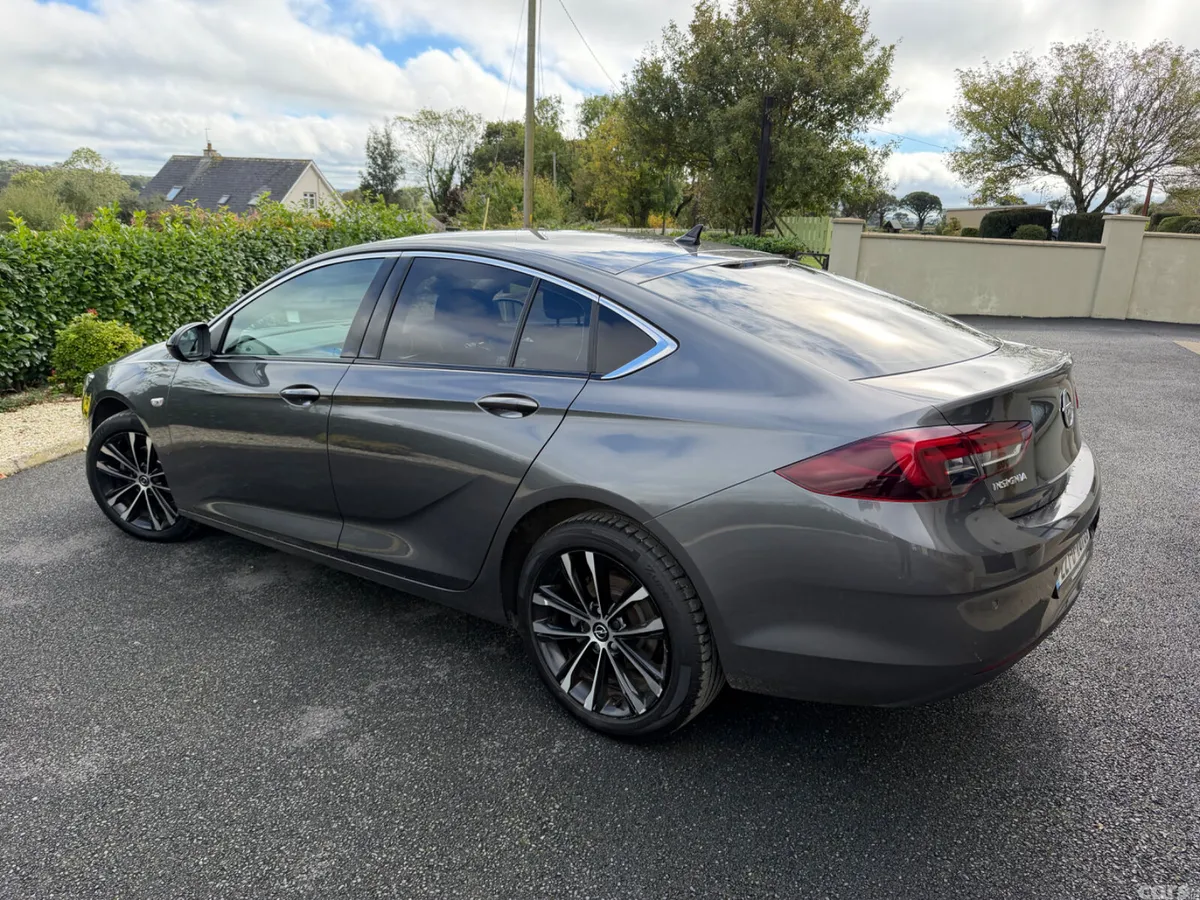 Opel Insignia Hatchback, Diesel, 2022, Grey
