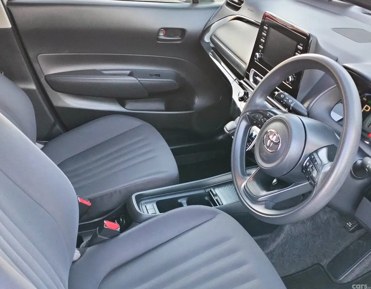 Toyota Prius Hatchback, Petrol Hybrid, 2022, Beige