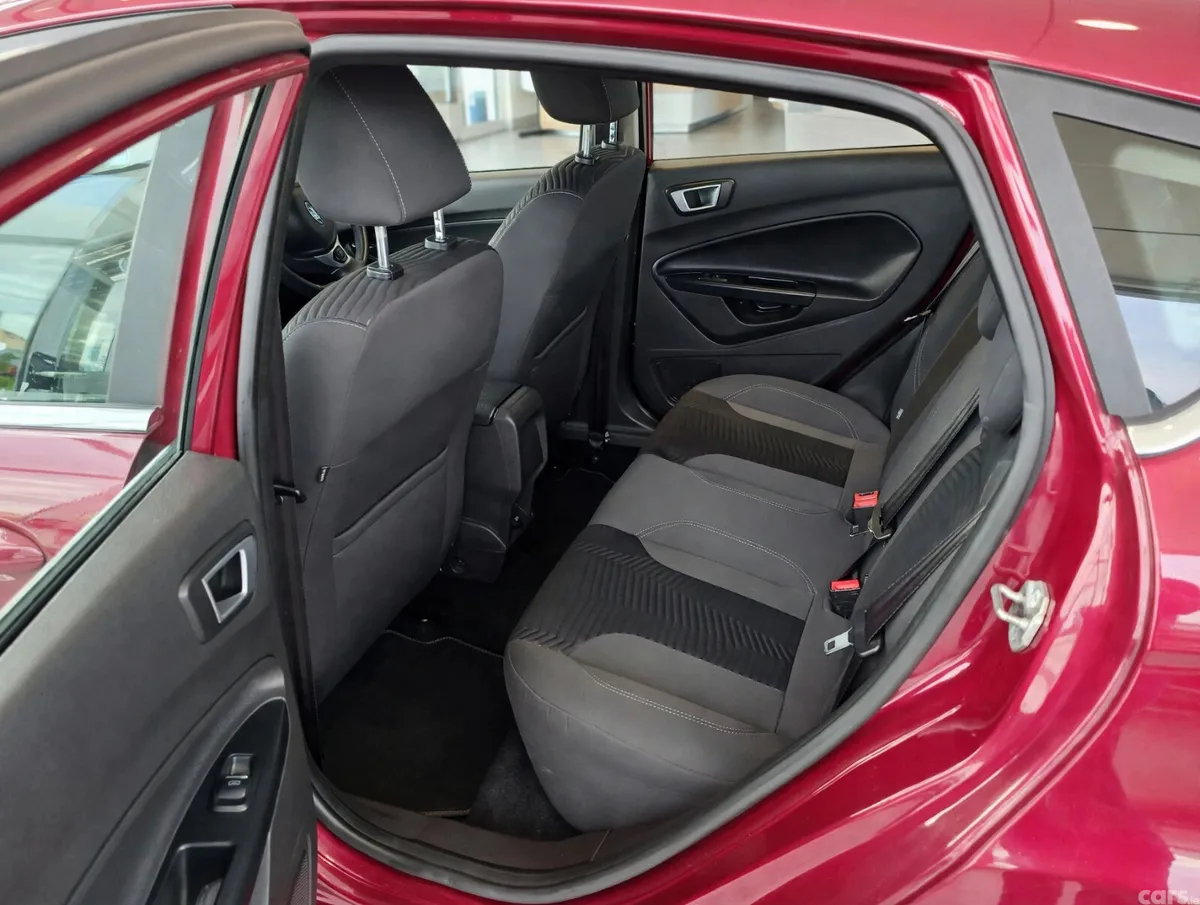 Ford Fiesta Hatchback, Petrol, 2014, Red