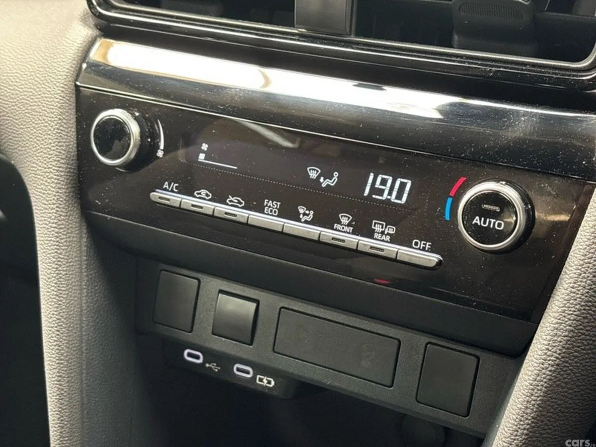 Toyota Yaris Cross Hatchback, Petrol Hybrid, 2026, Green