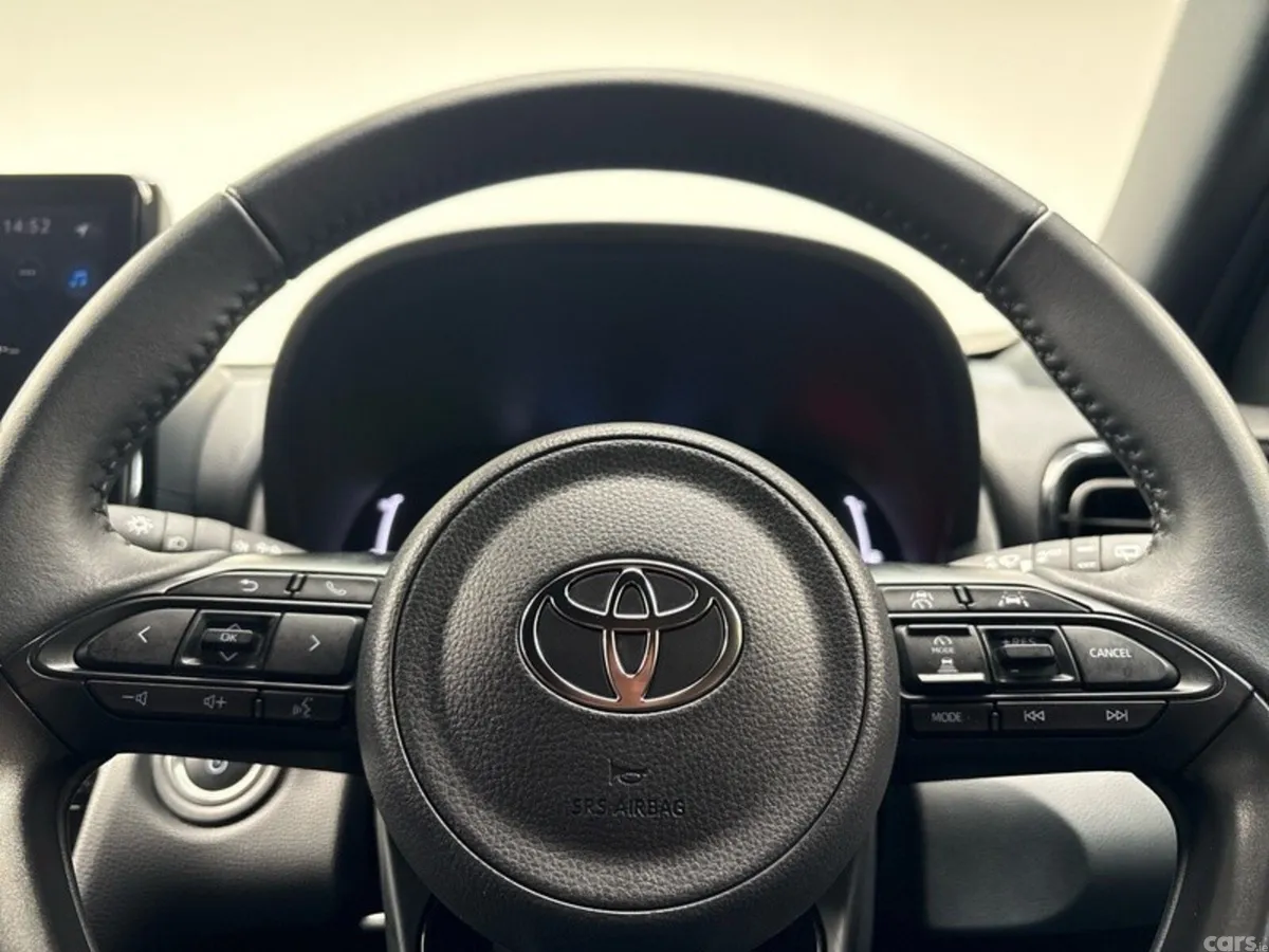 Toyota Yaris Cross Hatchback, Petrol Hybrid, 2026, Green