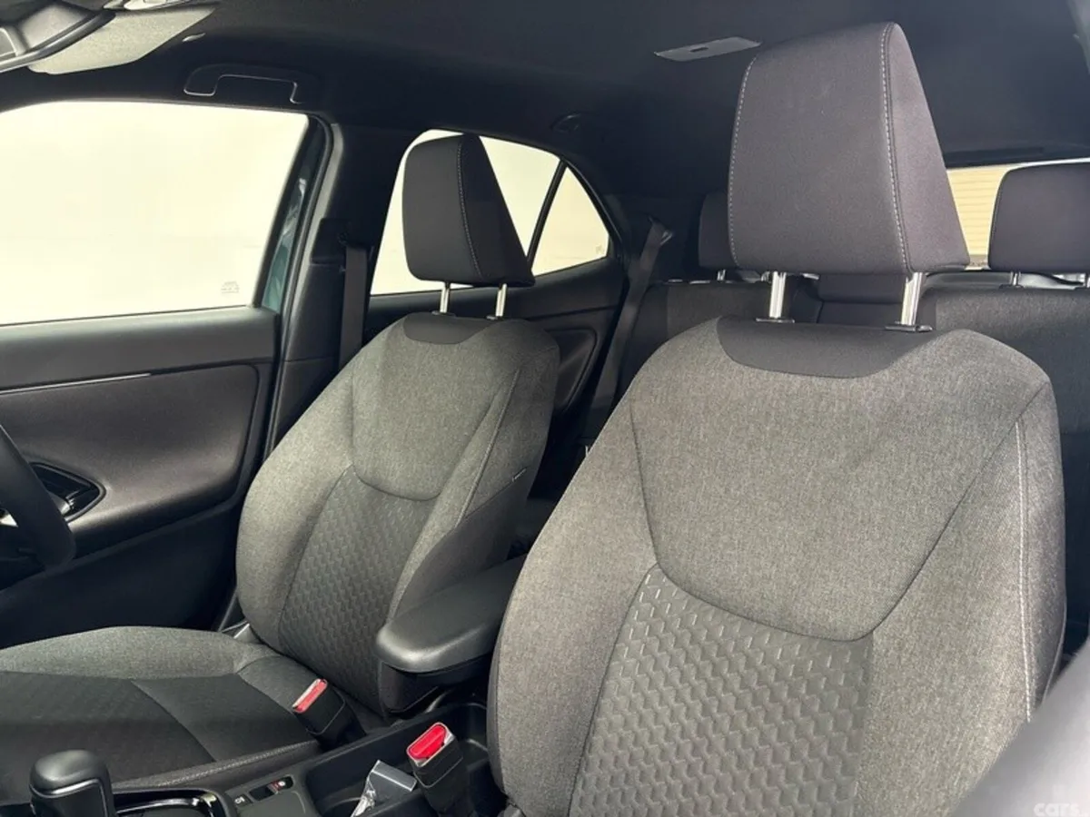 Toyota Yaris Cross Hatchback, Petrol Hybrid, 2026, Green