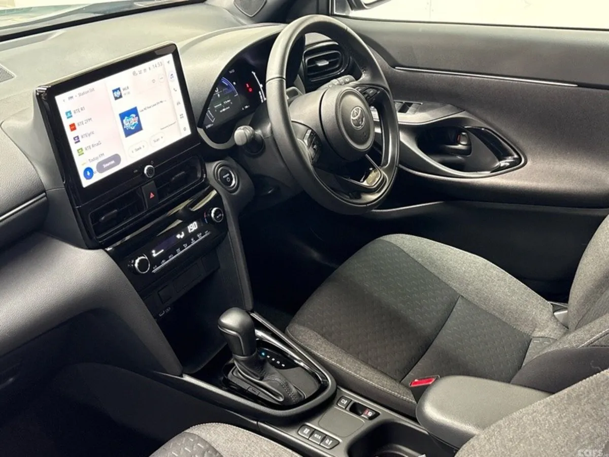 Toyota Yaris Cross Hatchback, Petrol Hybrid, 2026, Green