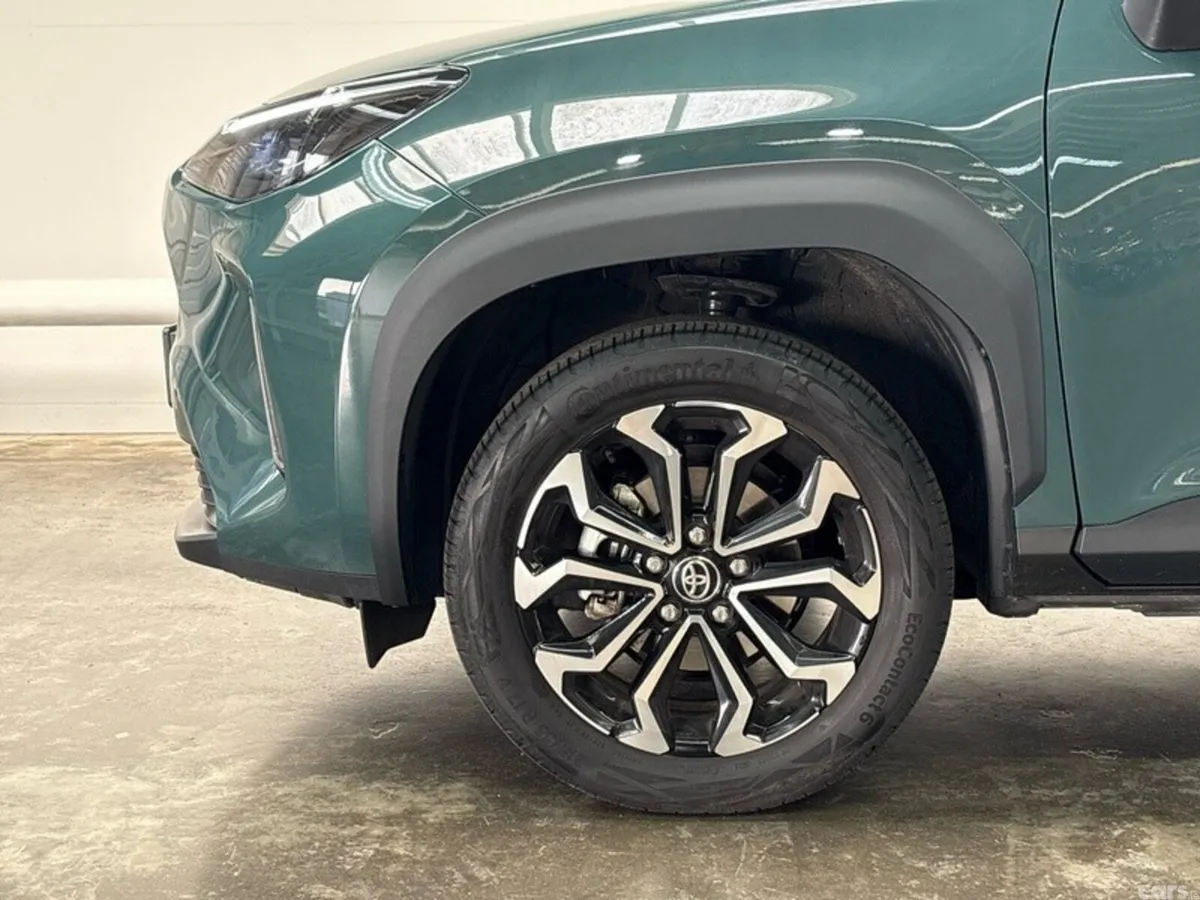 Toyota Yaris Cross Hatchback, Petrol Hybrid, 2026, Green