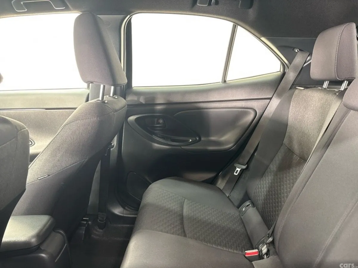 Toyota Yaris Cross Hatchback, Petrol Hybrid, 2026, Green