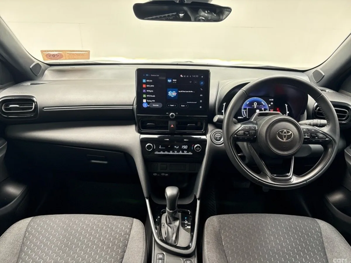 Toyota Yaris Cross Hatchback, Petrol Hybrid, 2026, Green