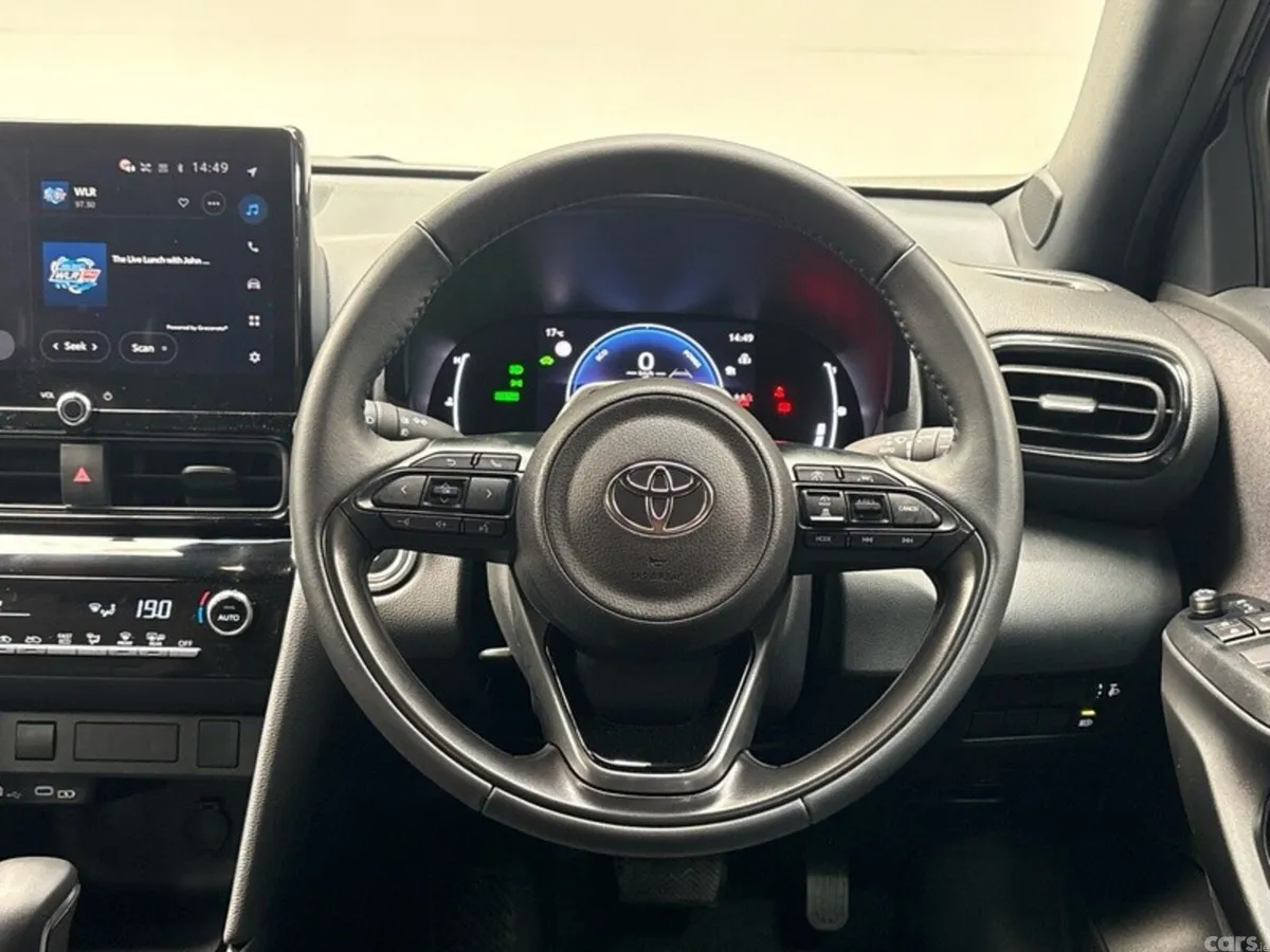 Toyota Yaris Cross Hatchback, Petrol Hybrid, 2026, Green