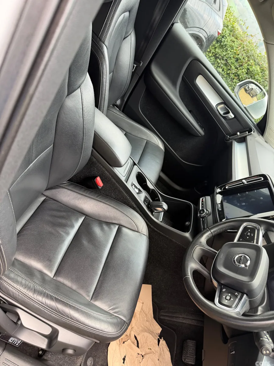 Volvo XC40 SUV, Diesel, 2018, Grey