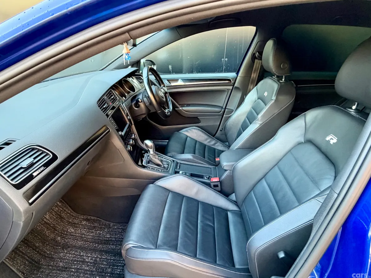 Volkswagen Golf Hatchback, Petrol, 2017, Blue