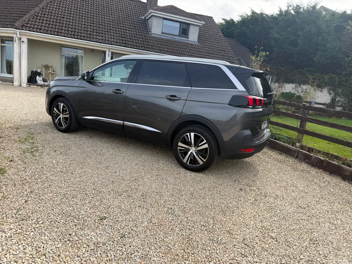 Peugeot 5008 MPV, Petrol, 2020, Grey