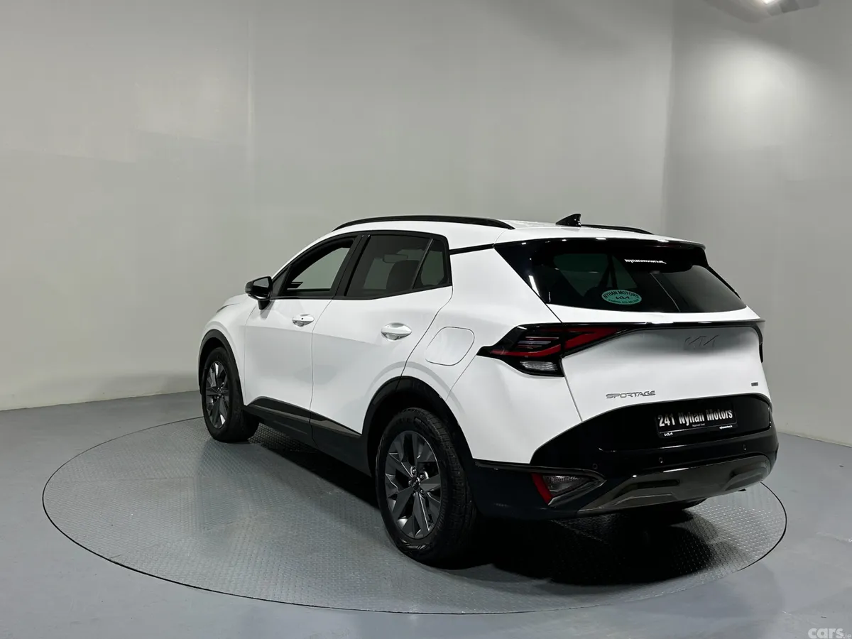 Kia Sportage SUV, Petrol Hybrid, 2024, White