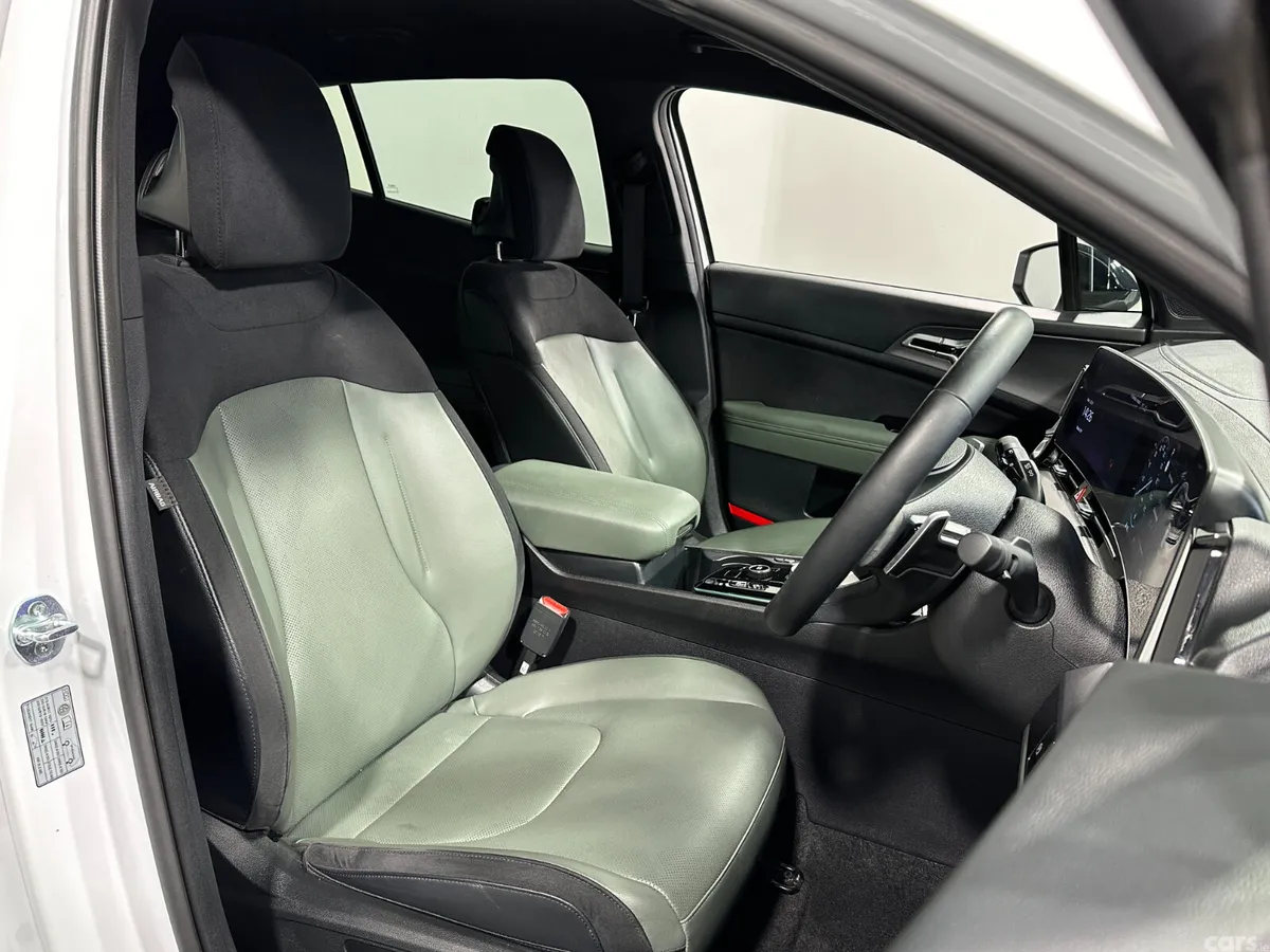 Kia Sportage SUV, Petrol Hybrid, 2024, White