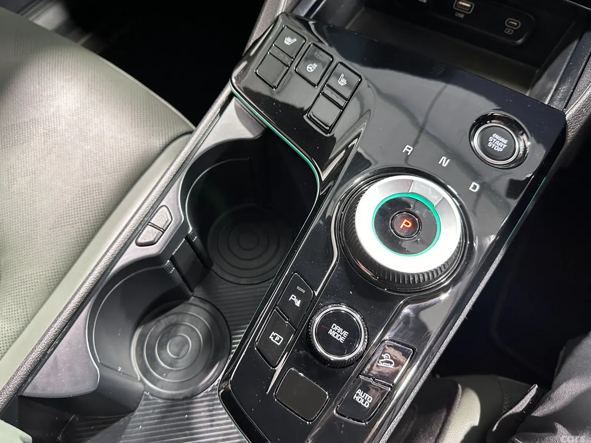 Kia Sportage SUV, Petrol Hybrid, 2024, White