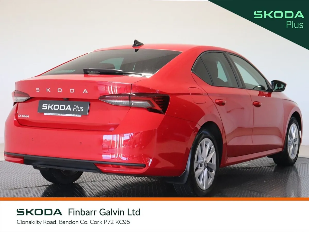 Skoda Octavia Saloon, Diesel, 2026, Red