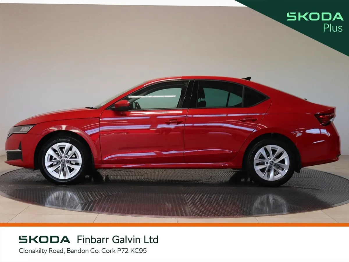 Skoda Octavia Saloon, Diesel, 2026, Red