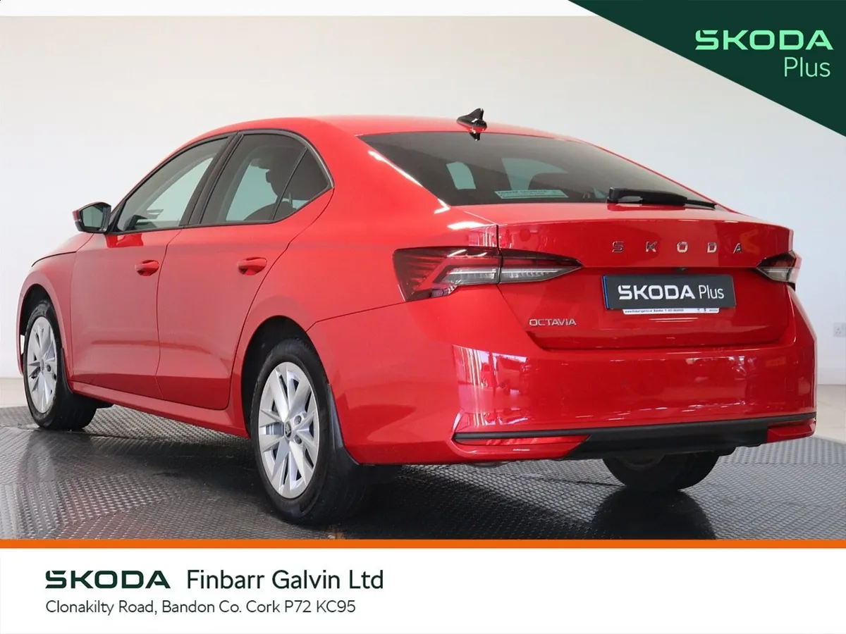 Skoda Octavia Saloon, Diesel, 2026, Red