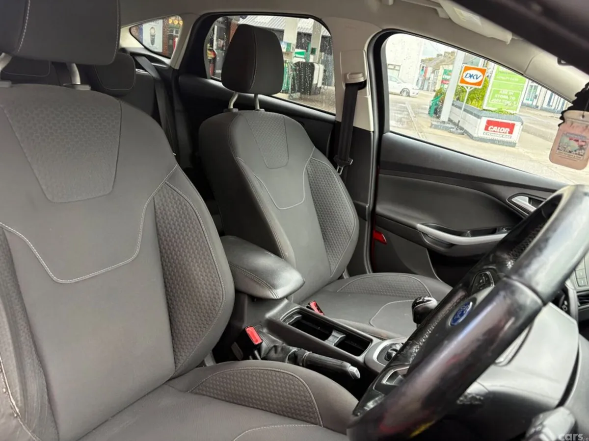 Ford Focus Hatchback, Diesel, 2015, Red