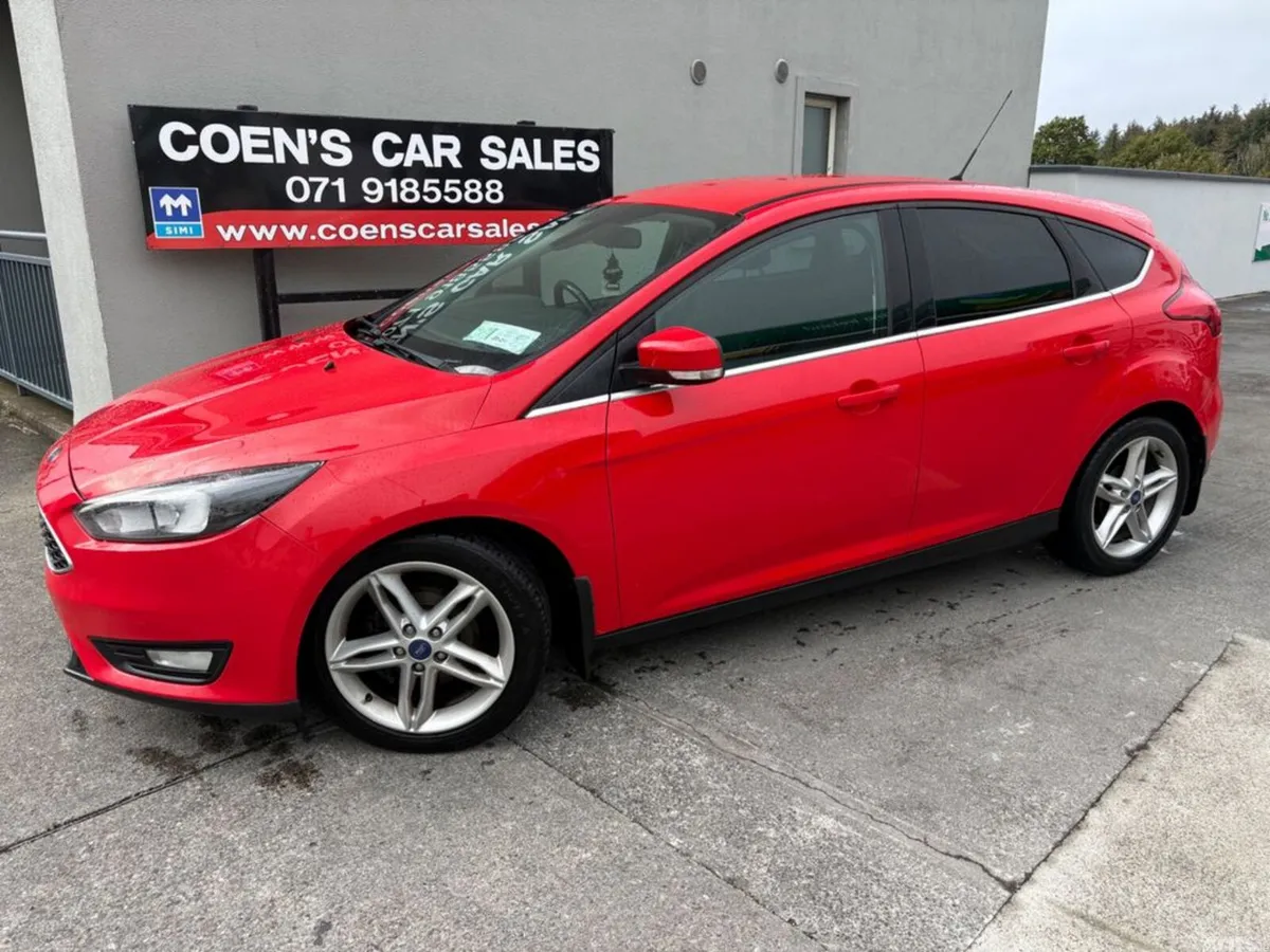 Ford Focus Hatchback, Diesel, 2015, Red
