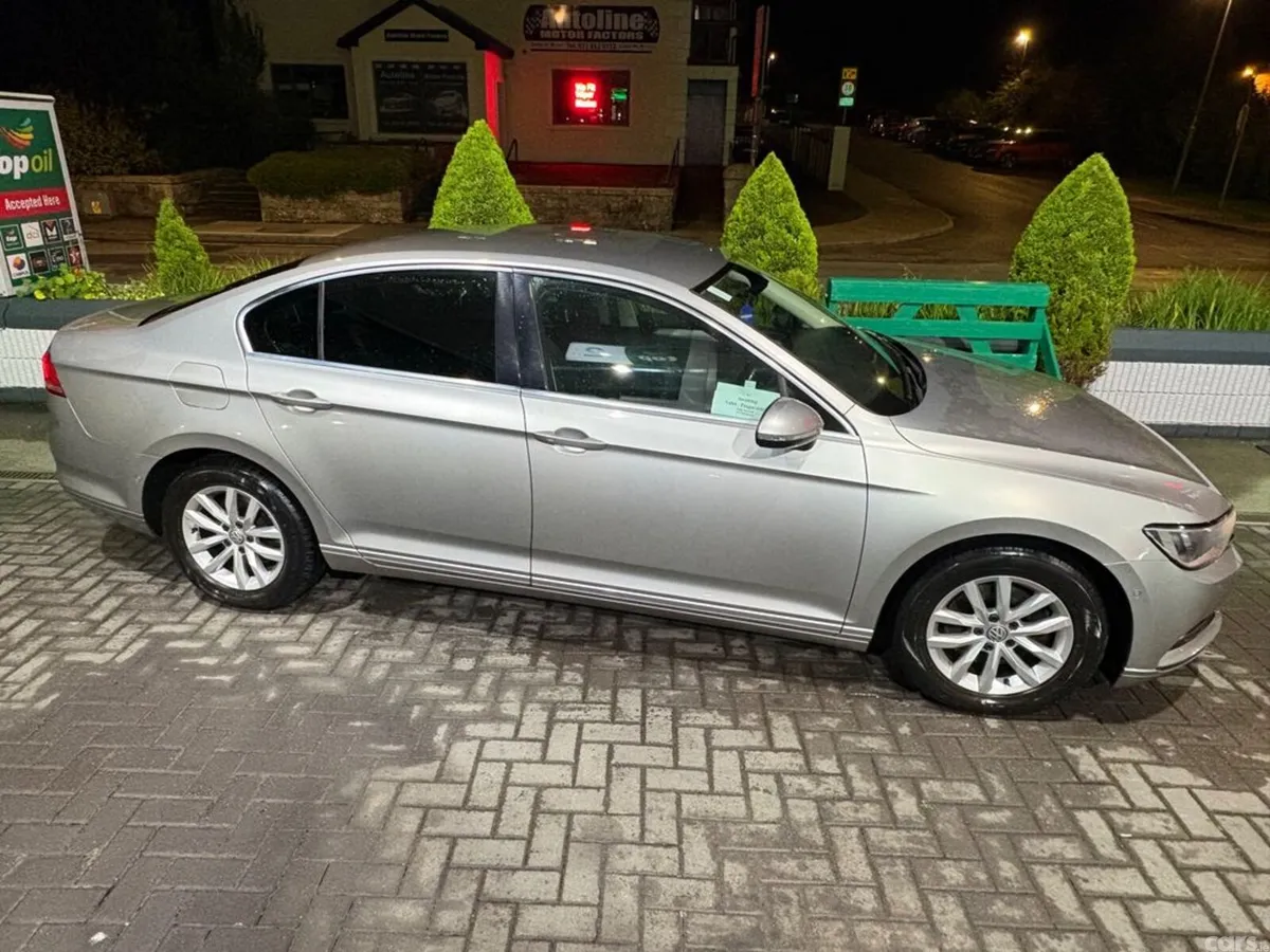 Volkswagen Passat Saloon, Diesel, 2016, Silver