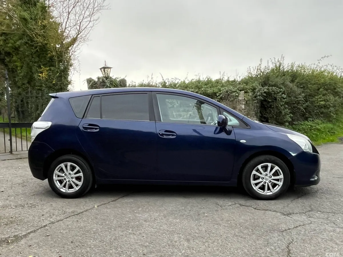 Toyota Verso MPV, Petrol, 2011, Blue