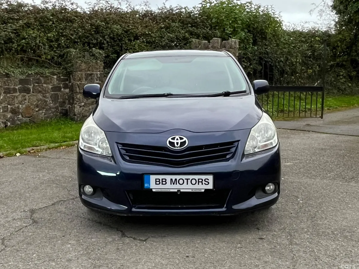 Toyota Verso MPV, Petrol, 2011, Blue