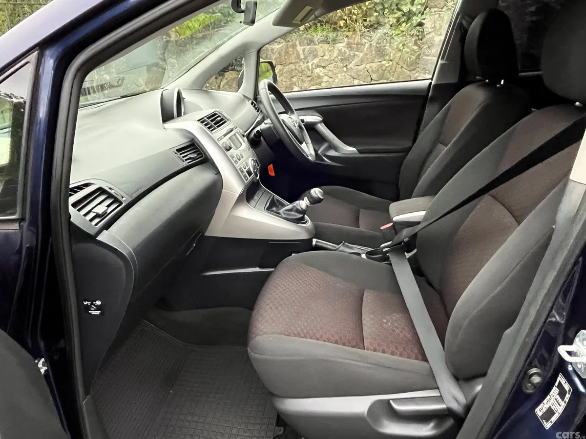 Toyota Verso MPV, Petrol, 2011, Blue