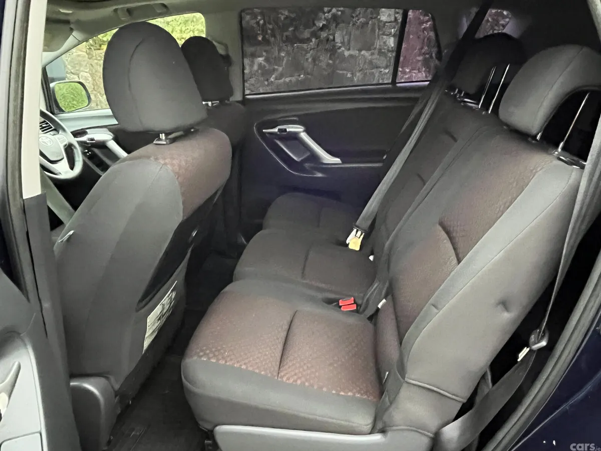 Toyota Verso MPV, Petrol, 2011, Blue