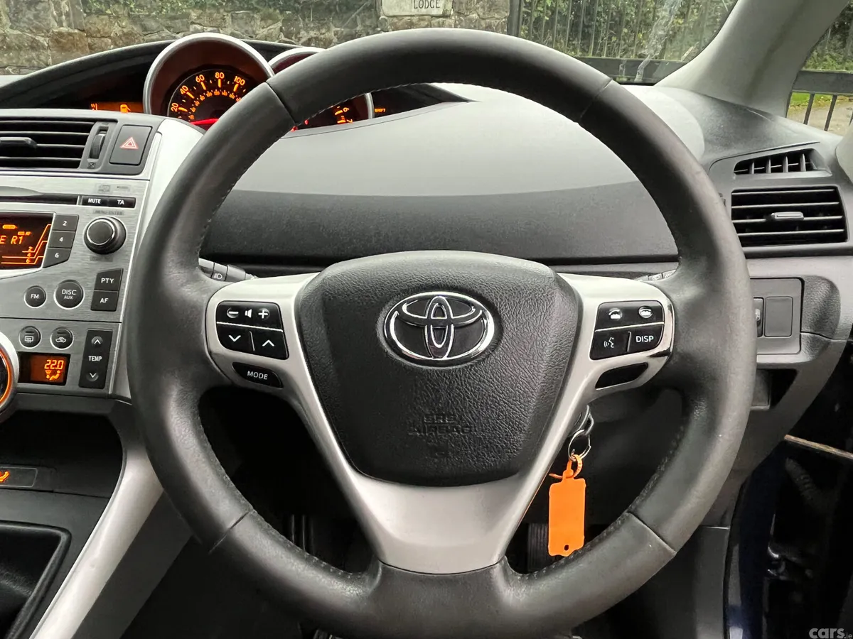 Toyota Verso MPV, Petrol, 2011, Blue